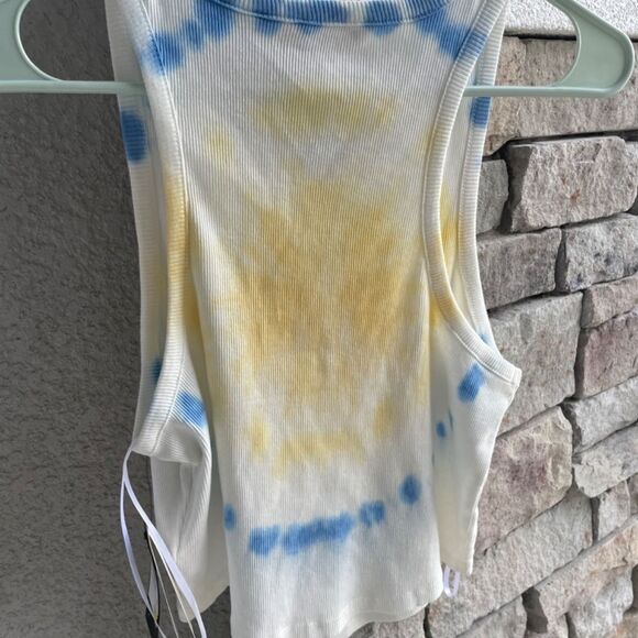 GUESS Crop Tank Top - Picture 2 of 13